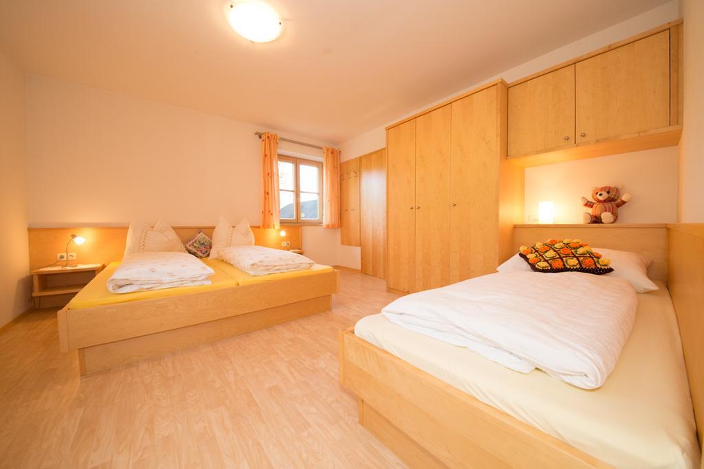 Bio-Bauernhof Einberghof Apartment Pfarrwerfen Room photo